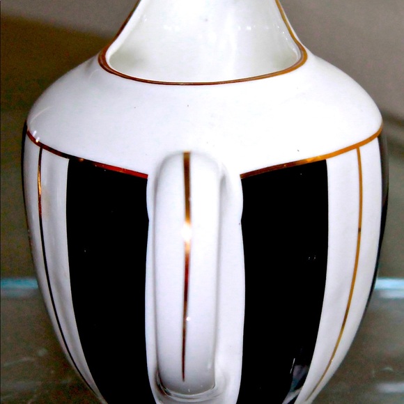 GRACES TEAWARE CREAMER 8 OZ BLACK GOLD PORCELAIN NEW - Picture 3 of 5
